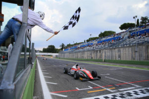 f4-vallelunga-vittoria-prema