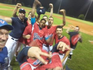 baseball-vicenza-30-07-2017-festeggiamenti-serieb-playoff
